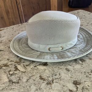 The Tilley Mesh Hat ( unisex )